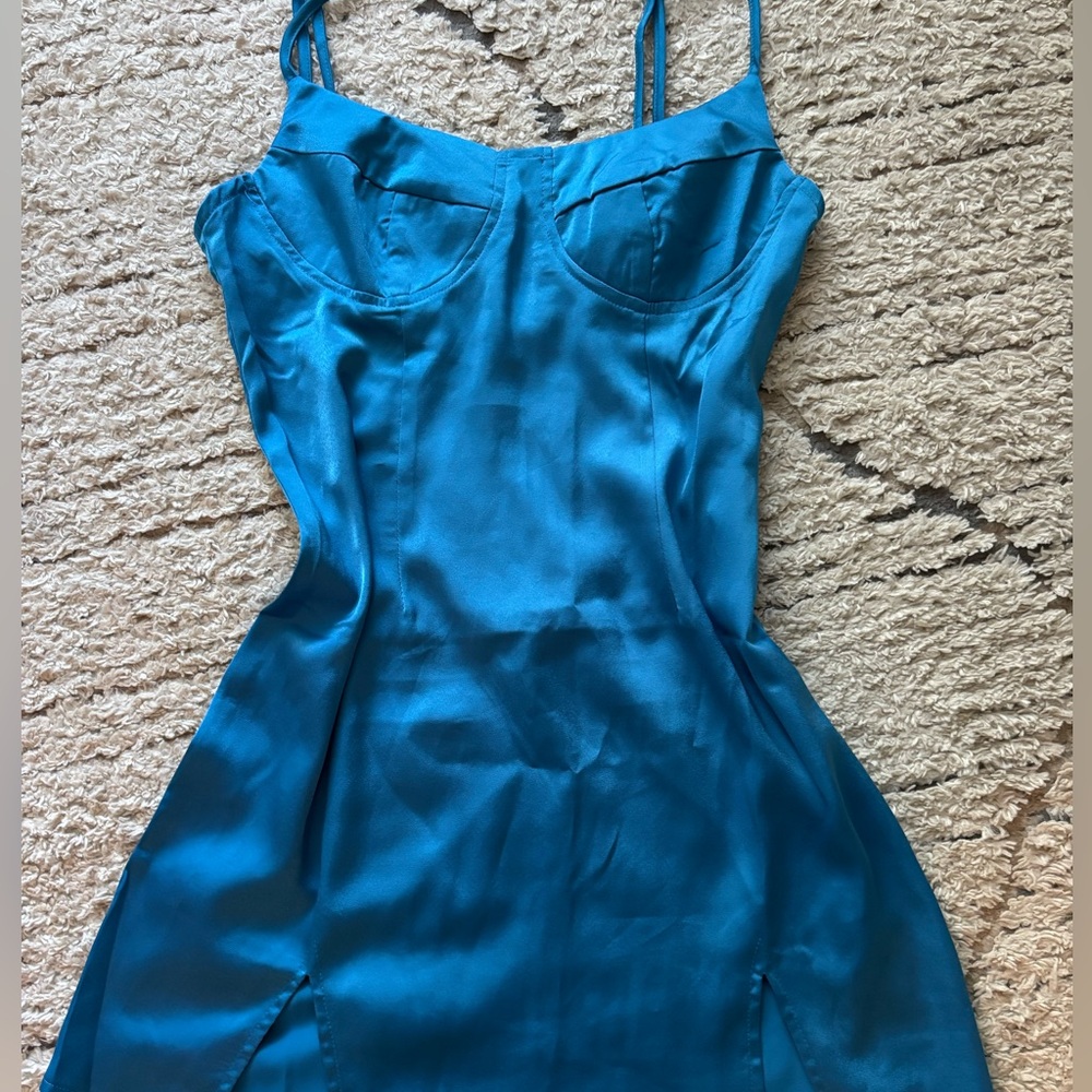 Isabella’s cabinet/ sky to moon silk dress